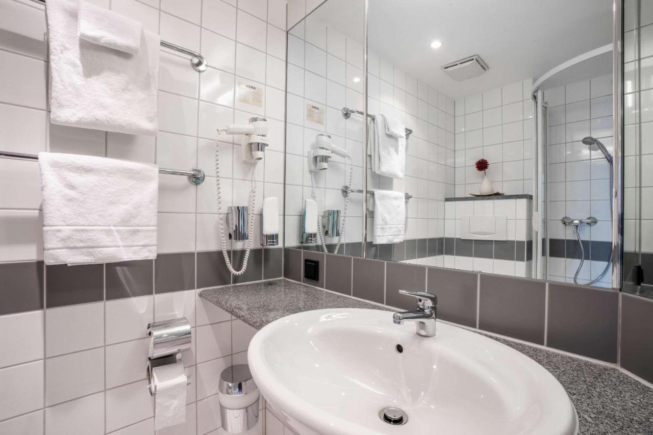 Quality Hotel y Suites Muenchen Messe Haar  Exterior foto