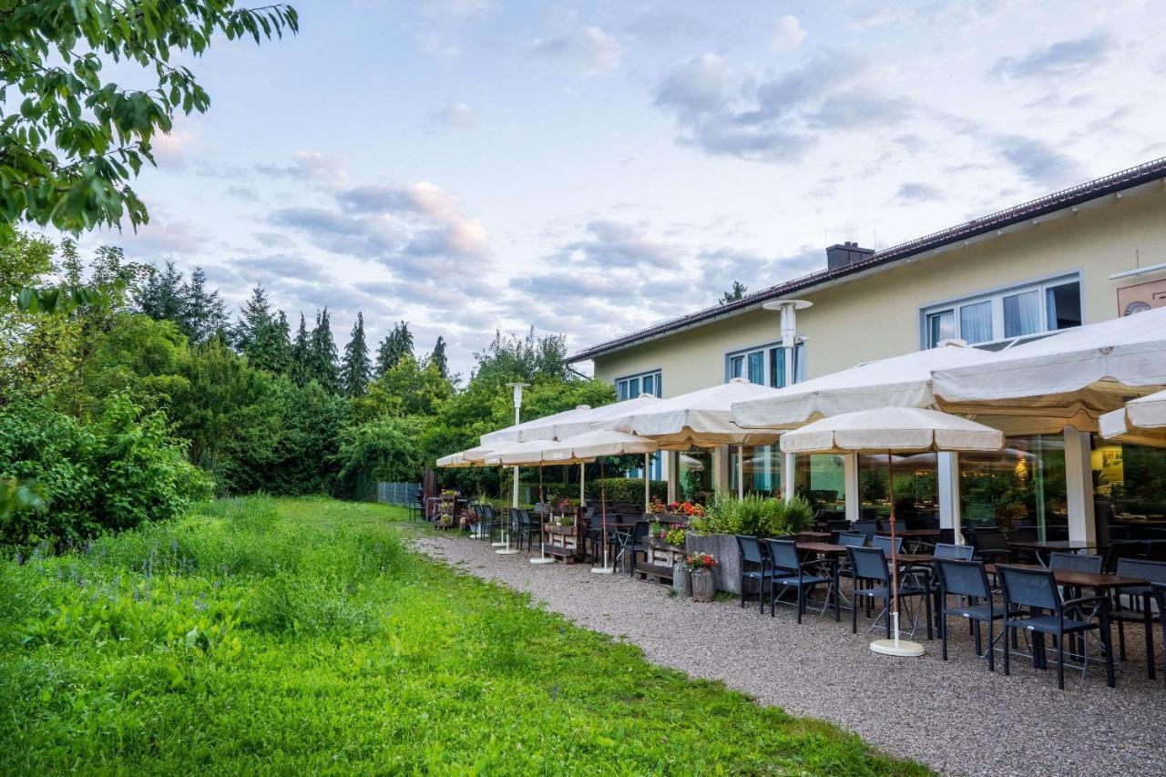 Quality Hotel y Suites Muenchen Messe Haar  Exterior foto